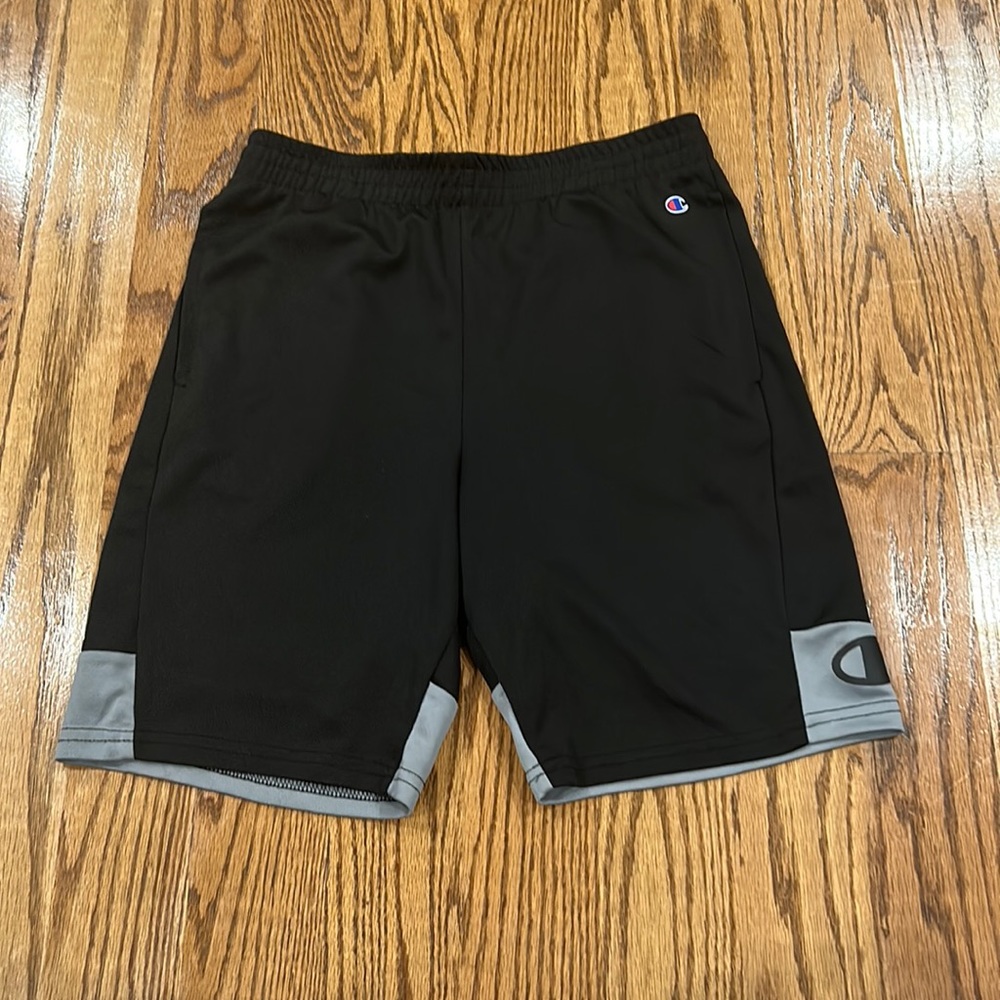 Shorts champion size 18/20 good condition kids